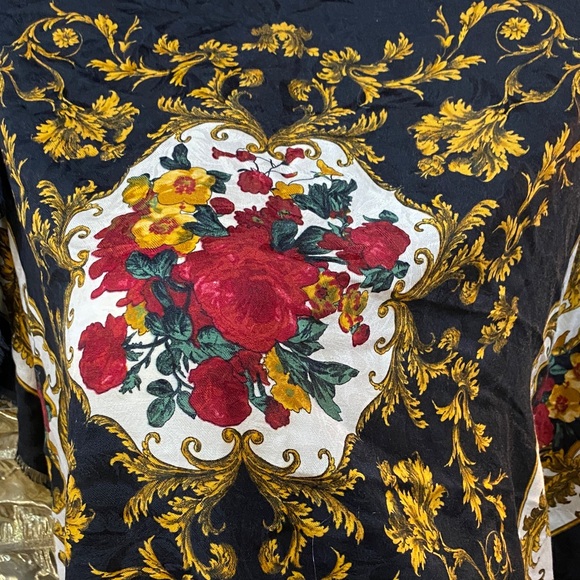 Accessories - Floral Medallion Baroque Print Top in Black, Red & Gold 45 x 42 inch